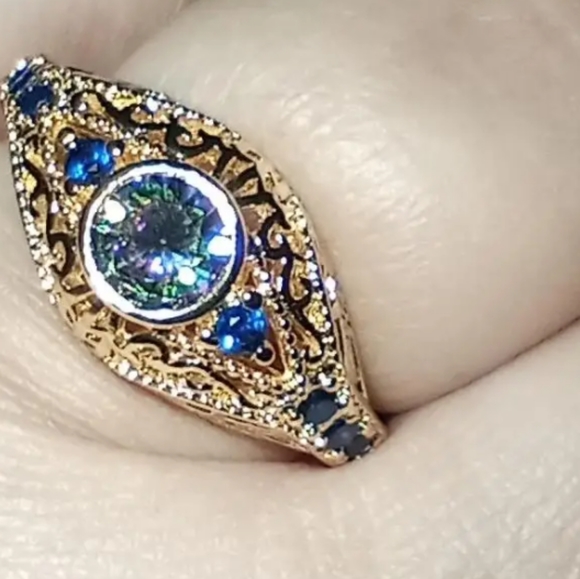 14k Gold Plated Retro Geometric Pattern Inlaid Zircon Ring - Picture 2 of 3